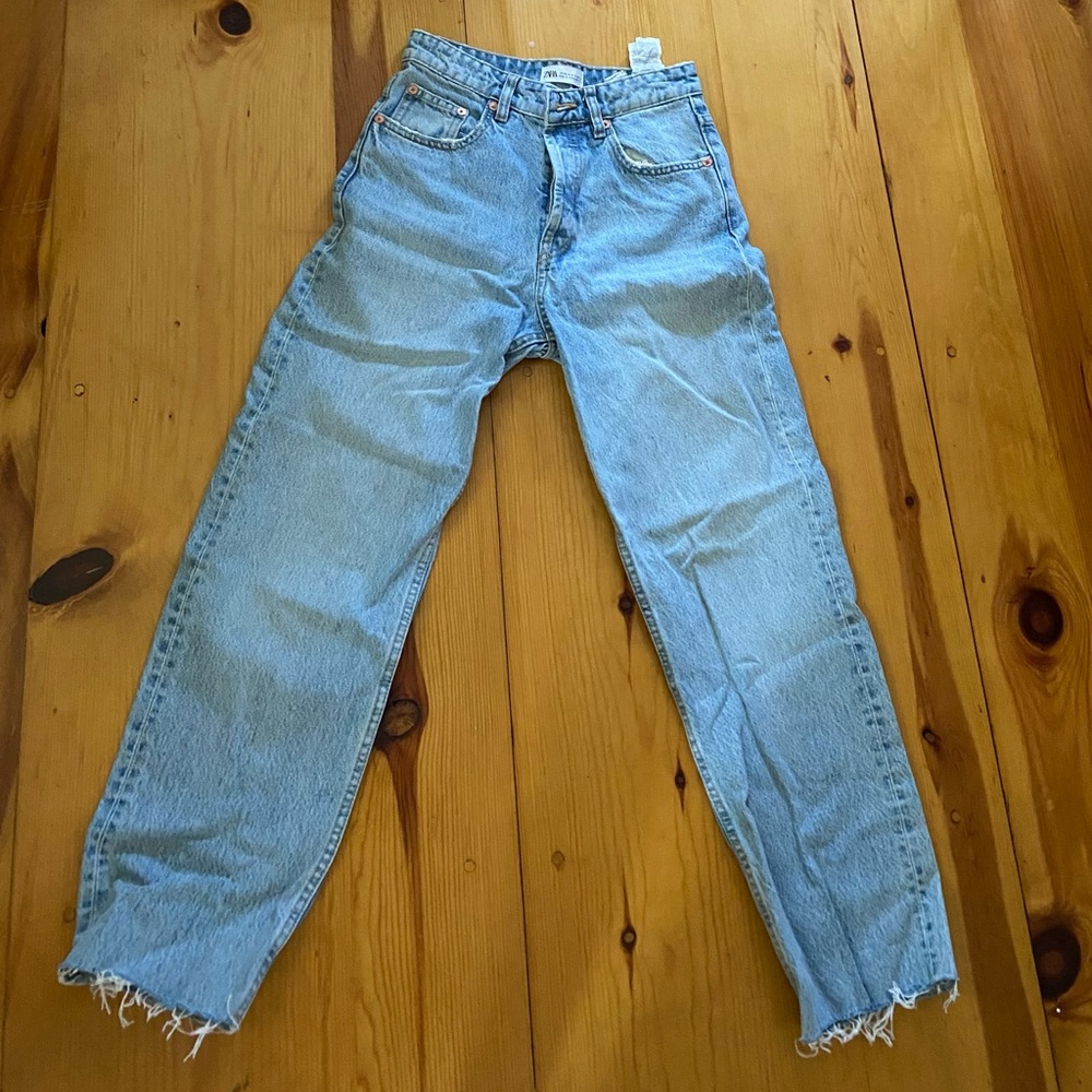 ZARA straight leg jean (size 4)